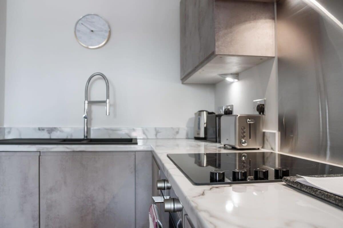 Lovely Riverside 2 Bed Apartment Leeds  Luaran gambar