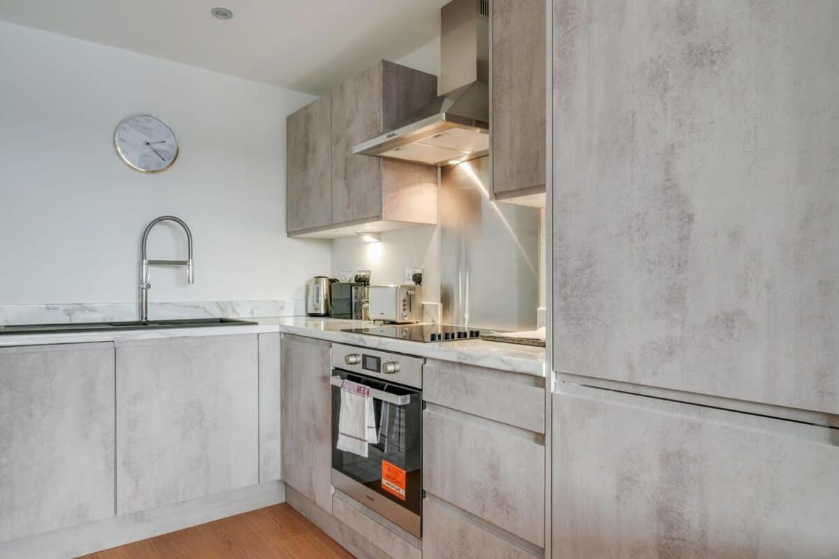 Lovely Riverside 2 Bed Apartment Leeds  Luaran gambar